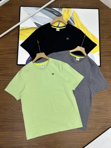 可隆Kolon Sport 圆领短袖T恤 后背做了反光条设计 方便夜跑 常青树吸湿速干T 面料 采用迪桑单面功能行面料 工艺 防晒速干工艺 缝纫采用特种工艺合缝