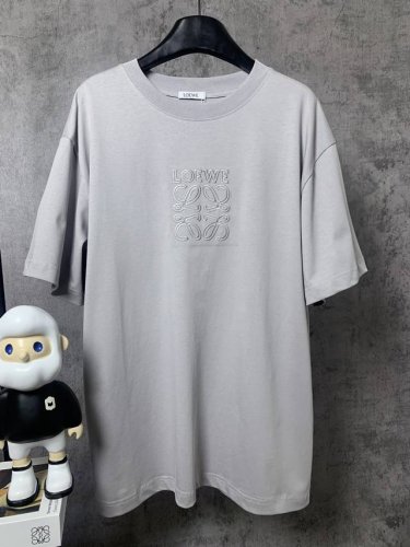 Loewe*罗意威 Loewe*罗意威锯齿线刺绣短袖T恤 -定制260克32支全棉双纱紧密爽滑面料 布面干净 布纹清晰 手感非常细腻扎实 更加力挺 舒适透气不易