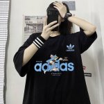 上新 经典卡通汤姆猫和Adidas阿迪达斯三叶草联名款 元素碰撞 超级吸睛 Adidas 阿迪达斯三叶草情侣款圆领短袖T恤 全部采用上等原料 质感好颜色鲜明 这