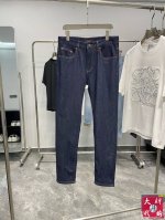P220 Prad普拉达 25Ss春夏新品男款轻奢潮流时尚休闲微弹力修身小直筒水洗牛仔裤！专业砂洗设计，轻盈不厚重，休闲直筒的裤型，原单品质高端时尚休闲牛仔裤，