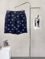 louis Vuitton路易威登独家专供新款 休闲短裤高端版本！专柜定制面料 透气舒适度高，细节无可挑剔，品牌元素设计理念，体现高品质。Logo图案，手感细腻