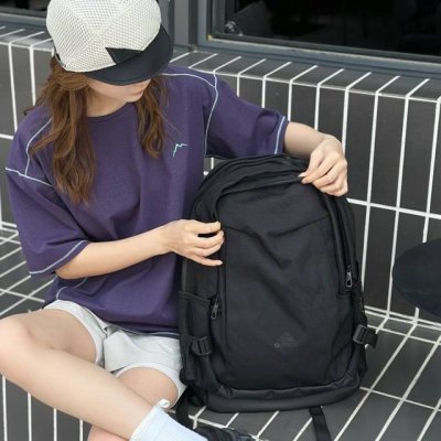 adidas阿迪达斯双肩包单肩包运动训练包男女同款 包包厚实 拼接pu材质 既耐磨又耐用 整体细节非常好 容量大内置电脑夹层 多个储物夹层设计 上身好看特别实用