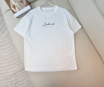 bc新款钉珠+印花字母徽标Logot- Shirt 定制纯棉面料 质感好 舒爽亲肤 采用钉珠工艺+印花工艺设计 精致大方 时尚潮款 最高品质 欢迎对比 白色 黑