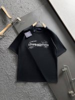 p100 Louis Vuitton/Lv 路易威登 25Ss夏季新款圆领短袖T恤！270克重磅高端纯棉面料，手感质感都极完美！修身裁剪设计干净利落！时尚又好看