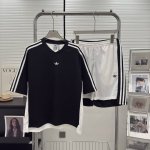 不拆卖 新款三叶草短袖短裤套装 Adidas 阿迪达斯运动休闲圆领T恤，帅气十足的“ 3 号” 字母设计，背后印花采用高端立体注胶工艺，极具质感。手感也细腻柔软