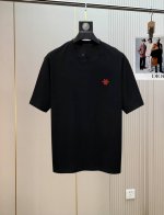 迪奥刺绣2530春夏新品时尚圆领短袖高级定制百搭款式！更有实用感 任何人都可以轻松驾驭 采用95%棉+5%天丝面料制作，手感非常奈斯，不起球，不变形，奢华经典L