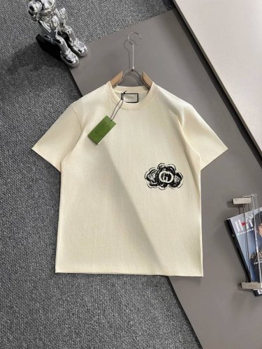 上新款号：G754 Gucci 古驰 2025新款 涂鸦双G字母Logo印花男女同款 短袖T恤 定制260克100％双纱纯棉面料 定染32支双股螺纹 领标吊牌主