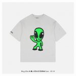 balenciaga 巴黎世家 25Ss 外星人荧光印花短袖 以前卫的科幻美学颠覆传统街头设计 推出这款未来感的夜光外星人印花短袖 Oversize剪裁搭配微落