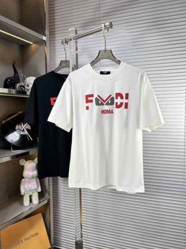 fend*芬迪 Ss25春夏新款短袖，顶级图案Logo，帅气时尚，简约百搭款。面料棉 不仅挺括，保持潮流的廓形，又穿着舒适，纱织更细腻 码数：M-Xxxl