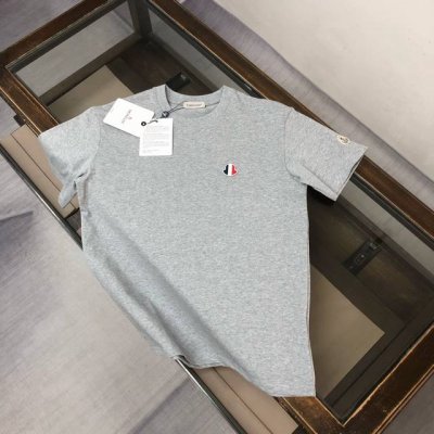 amon*Cler 蒙口 2025春夏最新款短袖T恤，男女同款定制专属纯棉面料，定制原版工艺螺纹，胸前定制Logo标点缀！简约大方，从容百搭，档次极高，完美融入