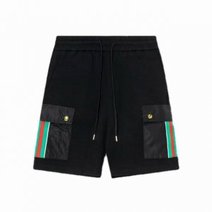 隔天到 Gucci 古驰 红绿织带工装口袋Logo刺绣 2025Ss新款针织短裤 定制面料采用威化布织法，超高端针织工艺 版型紧致立体，定制裤绳五金质感强 顺滑