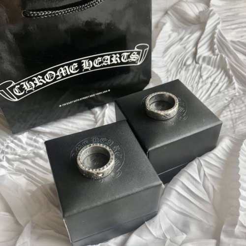 克罗心Chrome Hearts双剑十字花情侣款戒指 德国进口泰银做旧材质原单材质 品质一流 哥特设计风格 潮人必备 配专柜全套包装 尺码：美号6.7.8.9