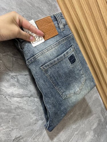 loewe 罗意威 2025春夏新品 三标齐全 牛仔裤 好货不用过多介绍 看细节 专柜码数：29-38 175 140上身32码
