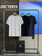 Arcteryx 始祖鸟小Logo刺绣冰丝速干透气短袖T恤 采用新品冰丝速干面料，不褪色不变形不缩水手感超级柔软 ，超适合夏天，柔软光滑 上身柔和舒适，活动时不