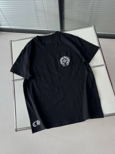 ch* 克罗心后背小剑满印短袖 面料采用26织200克全棉材质，印花采用特殊进口浆料，定制配套辅料，后背暗纹满印十字架，低调又时尚。 Size：S M L