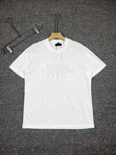 Lv2025年春夏系列 h8031 1.颜色 黑色 白色 2.尺码 S-3Xl 3.版型 微阔短袖T 4.成份 潮棉平纹面料 245克重 100%纯棉 手感挺括