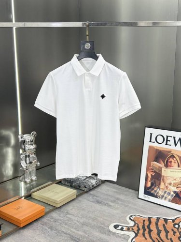 Lv 重磅推荐！2025Aw最新系列 上班通勤百搭 富于优雅的设计感 商务精英必备 胸前精致品牌徽章Logo！采用进口双丝光珠地棉面料 温儒柔软 细腻柔软 上身