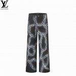 Louis Vuitton 路易威登 星空闪电砂洗牛仔裤 Lv家今年最新顶级定织定染牛仔面料，高端稀缺石墨灰特调星空砂洗工艺，整条裤子质感相当不错 表层颗粒肌