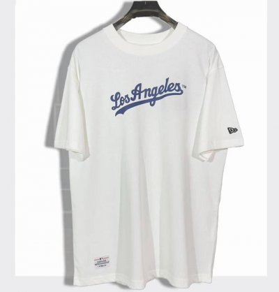 New Era Mlb Era道奇队经典背标Logo 面料：采用260克双沙纯棉 绣花：采用田岛精密绣花机 印花：采用进口数码印1-1精准定位 工艺：采用4针6