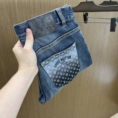 Lv 高端独家发售 25Ss早春款超燃炸街系列之最牛仔裤 独家隆重推出 原版定制高端品质面料 版型修身剪裁 面料带弹力 微弹之 Lz上身舒适度超高 25春夏必爆