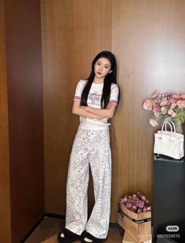 款号:Dc 86# 香奈儿Channel官网秀场款彩色小鱼儿满印涂鸦牛仔直筒裤 香奈儿小鱼裤Yyds 顶级版本高克重 重工满印涂鸦高级感拉满 区别市场垃圾低版本