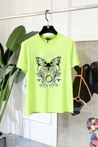华伦天奴 2025Ss蛇年贺岁款春夏精品短袖T恤 官网同步 高端品质 定制顶级双丝光棉面料，顶级大厂1:1制作，时尚大牌重工艺Logo设计，手感柔软细腻 穿着亲