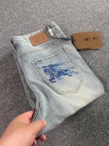 Bbr2025Ss春夏新款修身小脚牛仔裤 完美洗水工艺 定制顶级五金Logo 独家定制微弹面料 码数29-38 没35 37