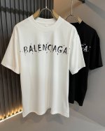 balenci*Ga巴黎*家 2025春夏新款男女同款短袖T恤！走秀图案印花时尚休闲短袖T恤衫！设计Logo压胶设计！极具设计精选客供260G纯棉面料，手感柔软