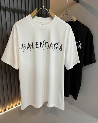 balenci*Ga巴黎*家 2025春夏新款男女同款短袖T恤！走秀图案印花时尚休闲短袖T恤衫！设计Logo压胶设计！极具设计精选客供260G纯棉面料，手感柔软