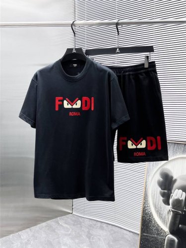 芬迪 Fendi 2025Ss夏季新款 休闲 短袖 短裤裤 套装，高端版本！专柜定制面料 透气舒适度高，细节无可挑剔，品牌元素设计理念，体现高品质。手感细腻柔软