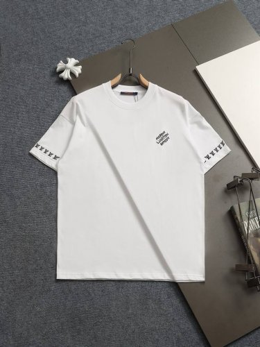 Louis Vuitton 路易威登 1V 微宽版型Xs-L 25Ss 1V 新品专柜走秀款 极简袖口刺绣 简单Logo短袖T恤，男女同款！短袖不在千篇一律的大