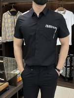 主推 Dior 迪奥 专柜最新款男士必备款短袖衬衫 100%天然棉 舒服透气 原单狠货 原版面料 柔软舒适 上身高端又奢华 足够场面的档次 这款衬衫无不骄傲的让