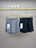 包，一包两件，纯欲运动瑜伽裙来啦！Lululemon 2025新款防走光运动瑜伽裙，后腰隐藏口袋，女士专业级跑步运动短裙，高质量性感短裙。内部防走光瑜伽短裤，弹