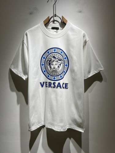 vers*Ce 范*哲 2025春夏新品原单短袖T恤，Vers*Ce 范*哲 贸易公司渠道 产品 值的推荐短袖T恤 ，胸前Logo压胶图像装饰极为精致凸显渐变效