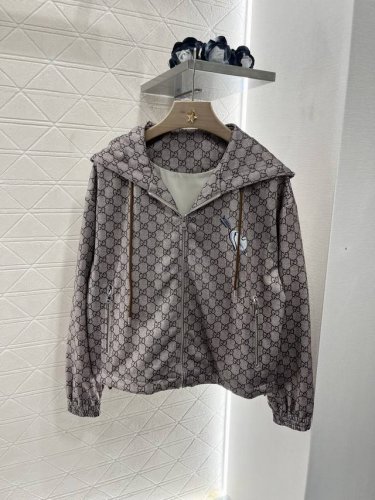 Gucc*2025新品上架 连帽印花外套短裤套装 定制Yb进口斜纹稠材质 质感舒适 垂顺有型 连帽抽绳拉链外套 帅气十足 尽显时髦格调穿搭 廓形配合通体双G字母