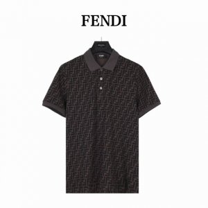 Fendi 芬迪 双F满印短袖polo衫 经典爆款系列，胸口工艺刺绣Logo图案，整体高级简单大方，面料有韧性、不起球、不易变形和缩水。有较好的透气性和吸湿效果