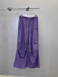 Mm6 新款休闲裤 经典刺绣标 人棉混纺特殊面料 休闲宽版裤型 男女同款 尺码Sml