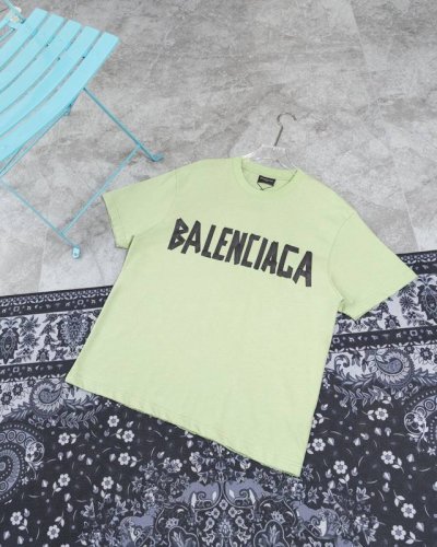 款M 巴黎世家绿色胶带110 Balenciaga 巴黎.23Ss最新经典款.胶带拉浆印花.成衣水洗磨烂做旧短袖T恤.砖柜同步.面料采用巴黎Zp定织定染全棉双纱