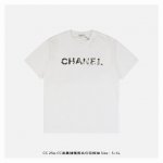 chanel 香奈儿 25Ss Cc泼墨随笔签名印花短袖 面料采用230克重精梳棉，定制32支1*1螺纹，成衣两遍水洗处理，面料舒适亲肤无异感，定制定染面料，纺