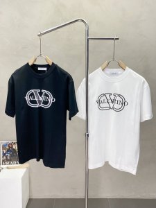 valentino华伦天奴独家专供新款原单男士休闲短袖 高端定制 高端版本 时尚百搭爆款进口面料 手感超柔软细腻 穿着亲肤舒适 高端精品 代工厂P精细做工 上身