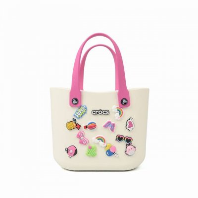 Crocs 卡骆驰 小号月牙款沙滩包 弧形包身设计流畅月牙轮廓，简约不撞款，随手一挎即显穿搭层次感。 糖果色系，中性配色，满足甜酷双面风格。 轻到忘记存在的舒适