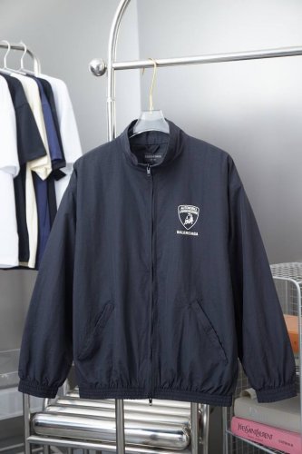 巴黎世家 Blcg 25Ss 71兰博基尼联名印花防水冲锋衣夹克 轻奢主义 男女日常通勤穿搭必备单品 正确版本 欢迎对比 详细特征 定制消光塔丝隆冲锋衣面料 面