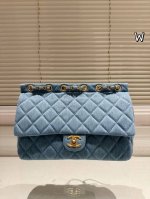 原版布 Chanel 链条腋下包 上身满满的惊喜 高级慵懒又随性 彻底心动的一只 Size： 30 20Cm