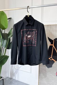 爱玛仕 Ss春装时尚大爆款精品长袖衬衫，贸易公司渠道货，品相完美如斯，属于入柜级别，可预见性的爆款，高级定制进口高级棉混纺面料，大师级剪裁，质感无敌，亲肤性极佳