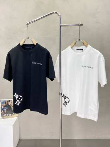 Louis Vuitton路易威登独家专供新款原单男士休闲短袖 高端定制 高版本 时尚百搭爆款进口面料 手感超柔软细腻 穿着亲肤舒适 高端精品 代工厂p精细做工