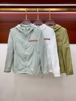 新品 始祖鸟渠道精品.2025Ss春夏新款运动服夹克防嗮服外套！防嗮衣经典之余增添了与时俱进的时尚感,型男靓女的最佳选择.新型轻量绢丝纤维尼龙面料,轻盈透气,绗