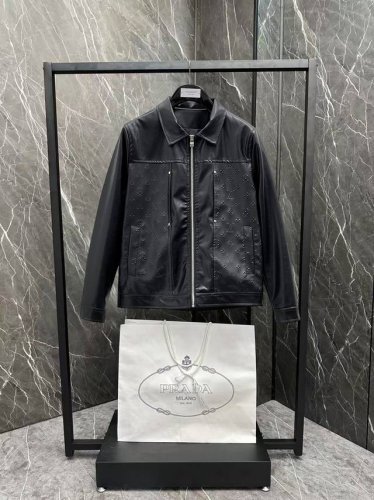 lv 官网同款，三标齐全，提前发售 2025Ss开春新款男士皮衣夹克外套，原单三标齐全高端版本 专柜定制面料 透气舒适度高，细节无可挑剔，品牌元素设计理念，体现