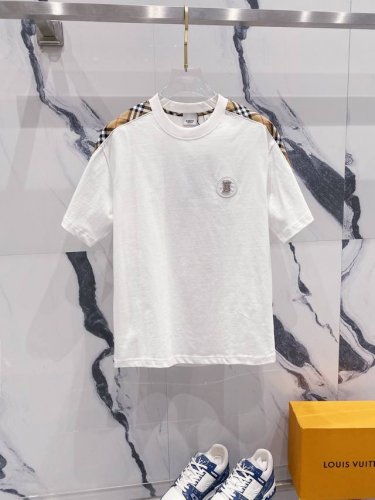 140 Burberry 巴宝莉 320克圆领短袖T恤 五金Tb字母皮革战马Logo标识 官方同步 1:1原版开模 时尚个性 百搭潮流 纯原品质 原版洗水面料