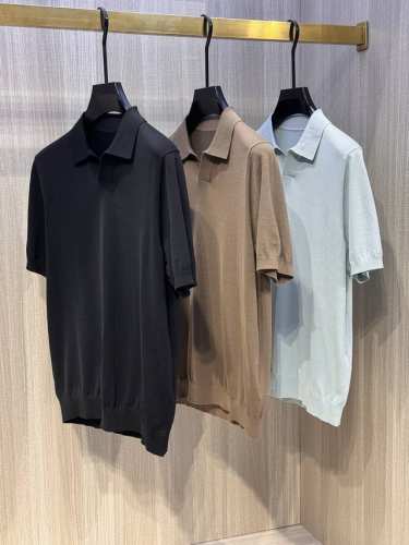型号D-7302#，Z家 2025春夏最新男士无纽扣翻领短袖针织衫，精选针织棉质面料制成， 80支超柔长绒棉，16针密致针法，纹理清晰，紧密不易变形，质感软糯亲