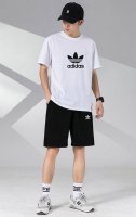 Adidas 阿迪达斯三叶草新款短袖短裤运动套装！百搭不挑人！ 本款T恤采用纯棉面料！吸汗透气，贴身柔软！ 腰部松紧带抽绳，拉链口袋，运动時候可以放手机钥匙，非
